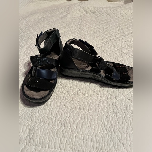 Naot Sandals - Picture 2 of 7